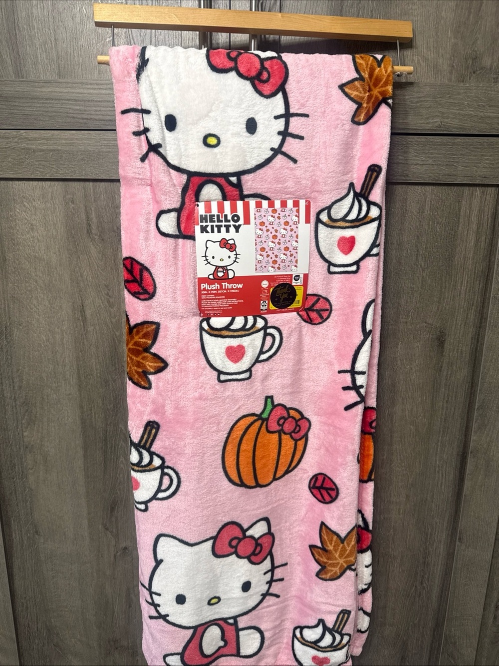 New Hello Kitty Pumpkin Spice Autumn Fall Pink Plush 50" x 70" Throw Blanket